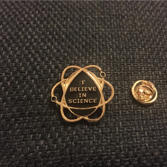 3/$23 🆕 “I Believe In Science” Enamel Pin Brooch - Picture 6 of 6